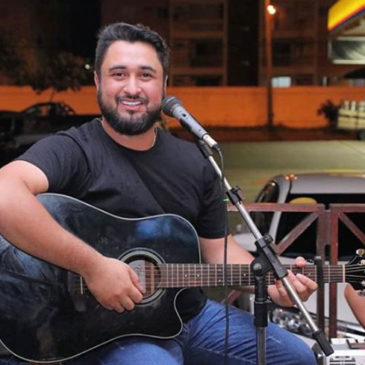 Cantor Álvaro Pajeú é intubado depois de complicações com a Covid-19